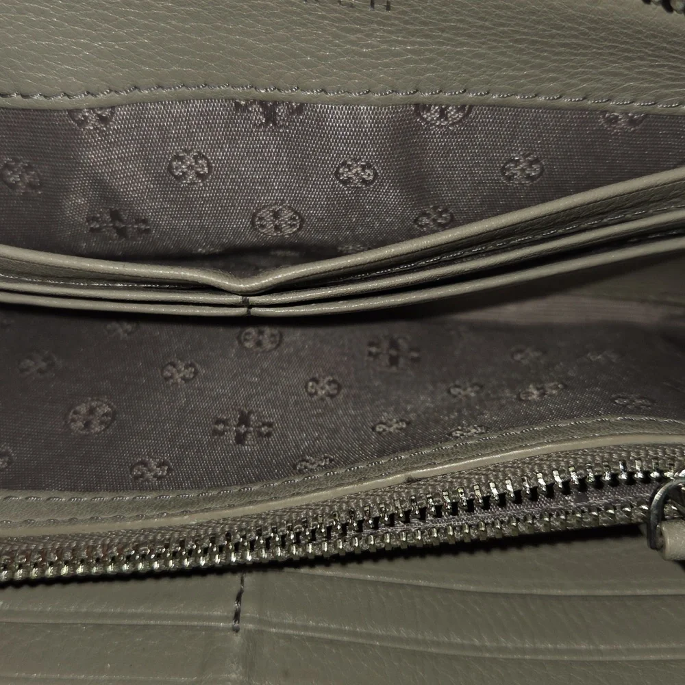 Tory Burch Beige Leather Zip Wallet - Picture 6 of 7